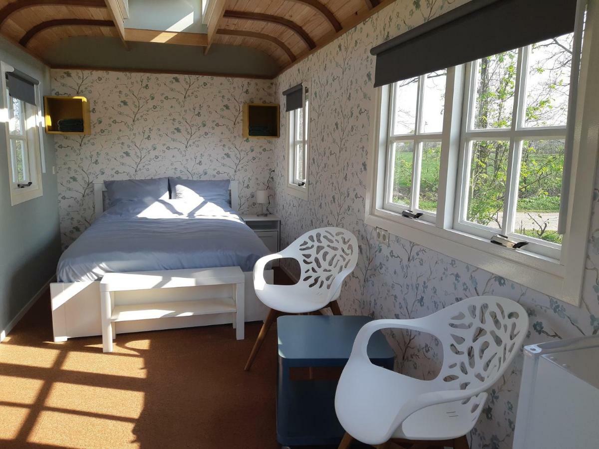 B&B Pipowagen "De Luxe" Op Wellness Camping En B&B Meddo ภายนอก รูปภาพ